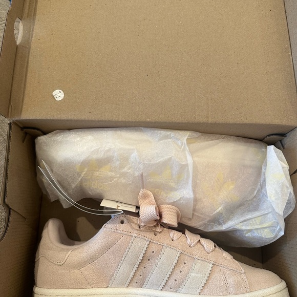 NWT Adidas Campus 00S W Sneakers
SIZE 8.5 - Picture 6 of 6